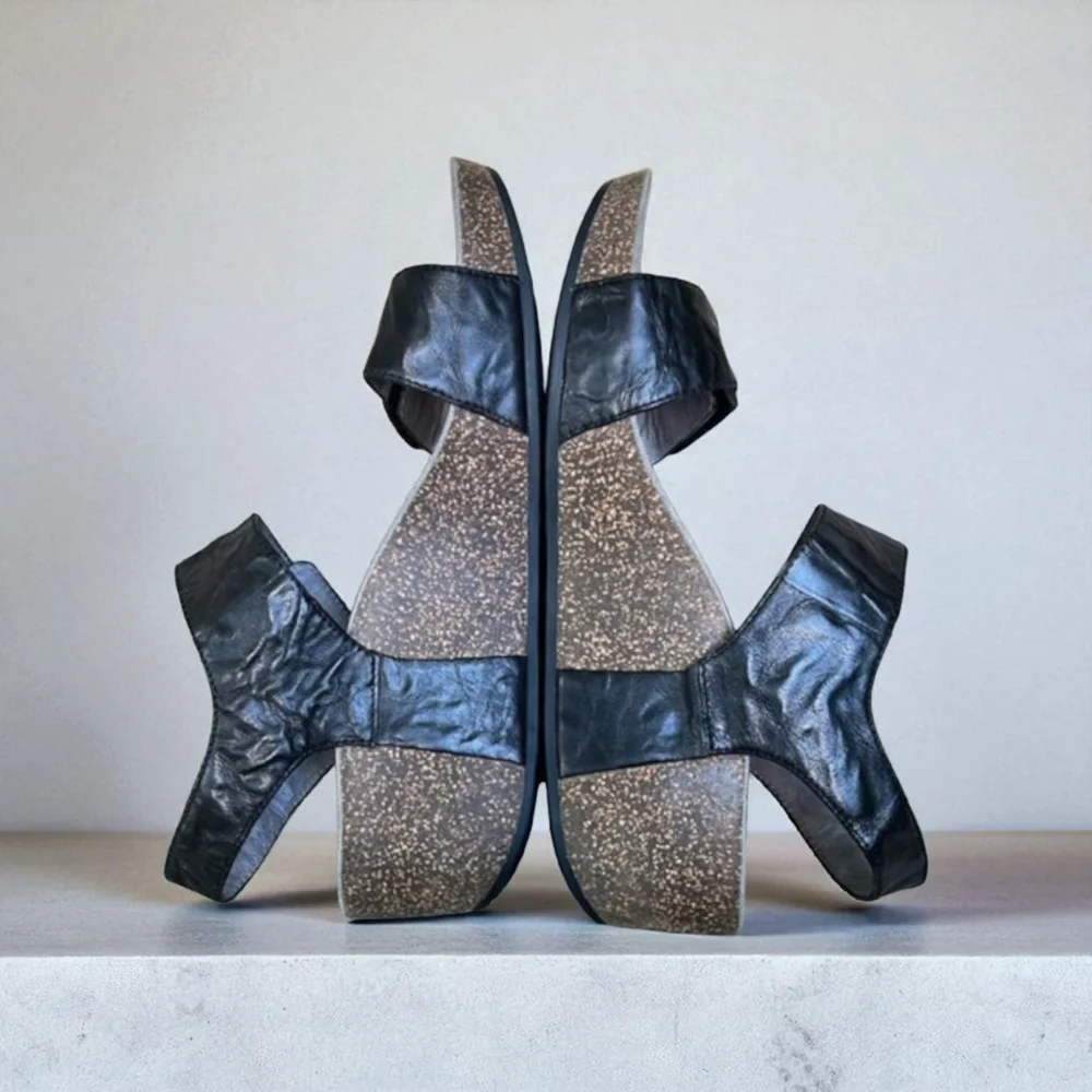 Abeo Una Metatarsal Wedge Sandal in Black Women’s Size 10N
